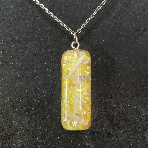 Yellow faux opal and selenite organite orgone bar oblong silver necklace new - Picture 1 of 5
